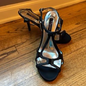 Nina Black Dress Shoes, Size 9.5